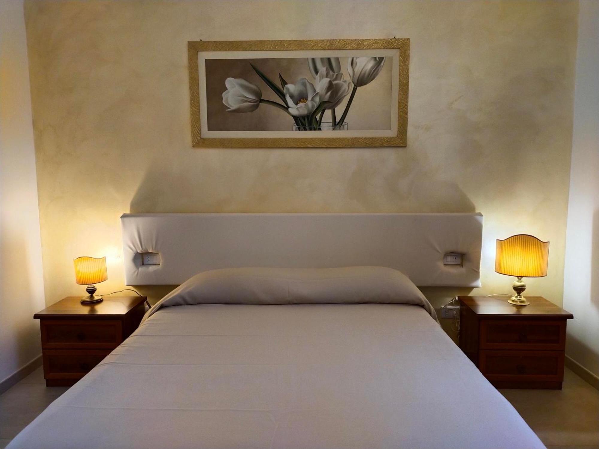 Prie De Mae Hotel Genoa Bagian luar foto